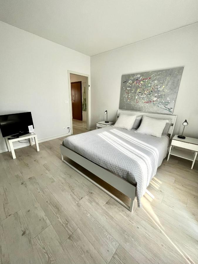 Your Familyapartment In Sirmione Ngoại thất bức ảnh
