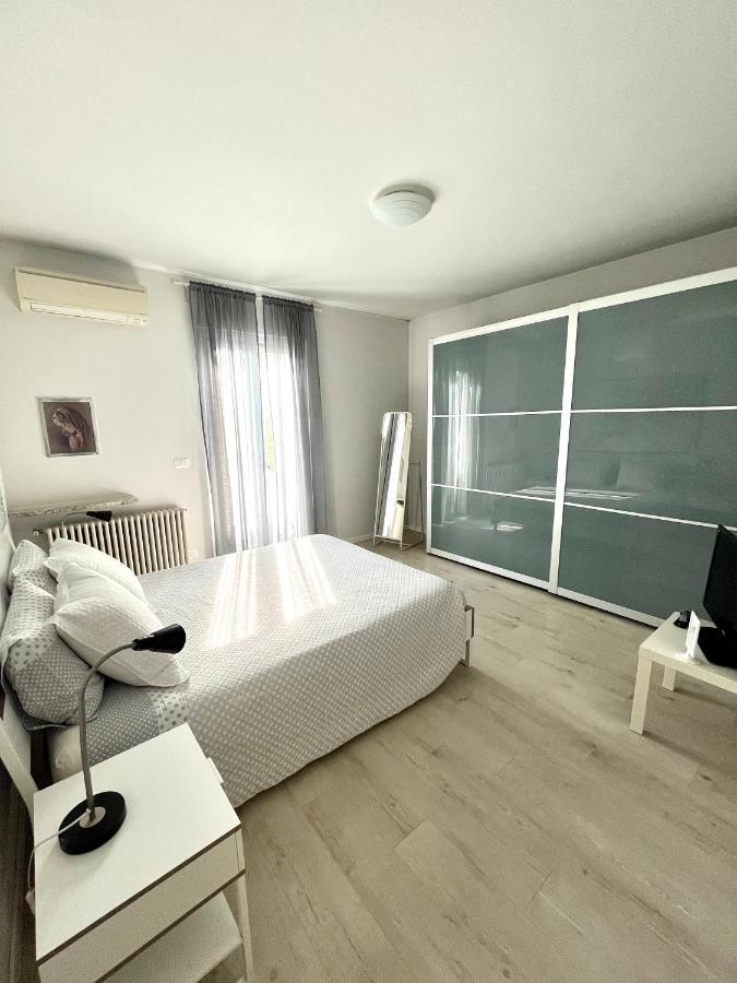 Your Familyapartment In Sirmione Ngoại thất bức ảnh