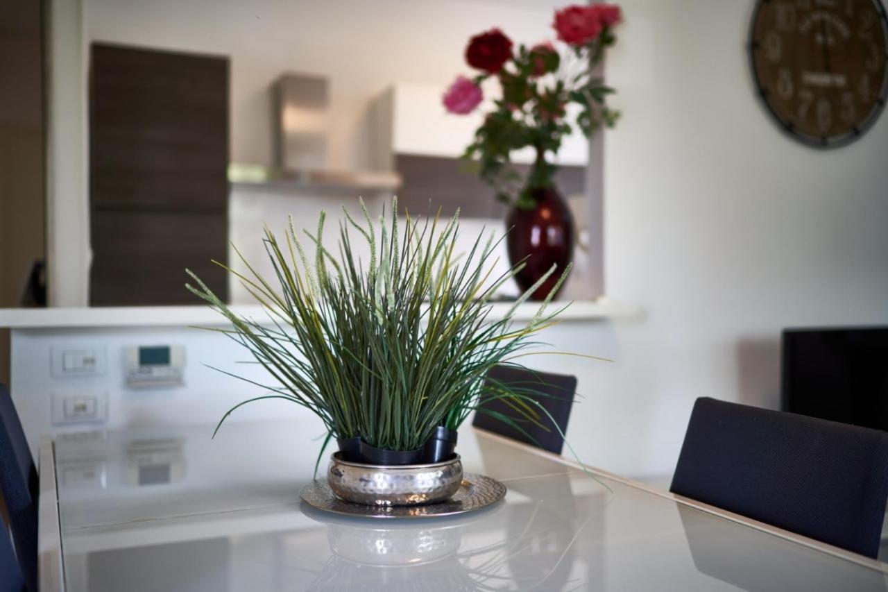 Your Familyapartment In Sirmione Ngoại thất bức ảnh